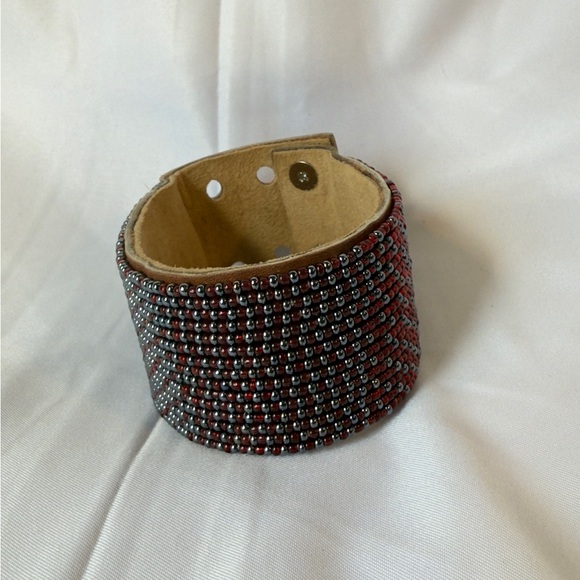 Chic Red and Silver Beaded Bracelet - Picture 1 of 3